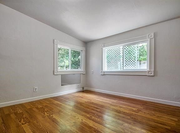 5th image of 212 Las Lomas Dr