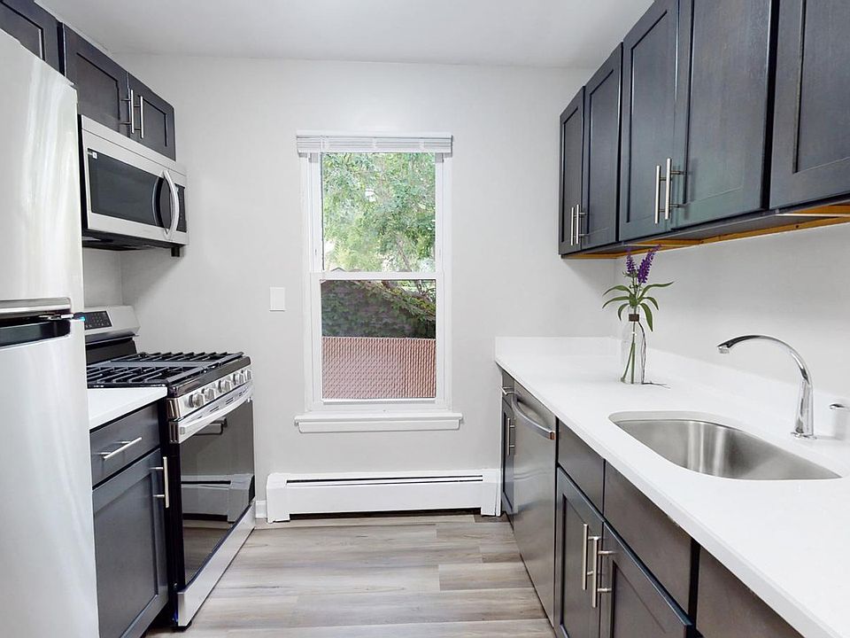 1st image of 390 Belleville Ave #4b1bbad64