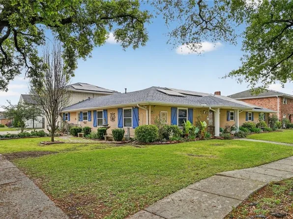 45 E Carmack Dr, Chalmette, LA 70043