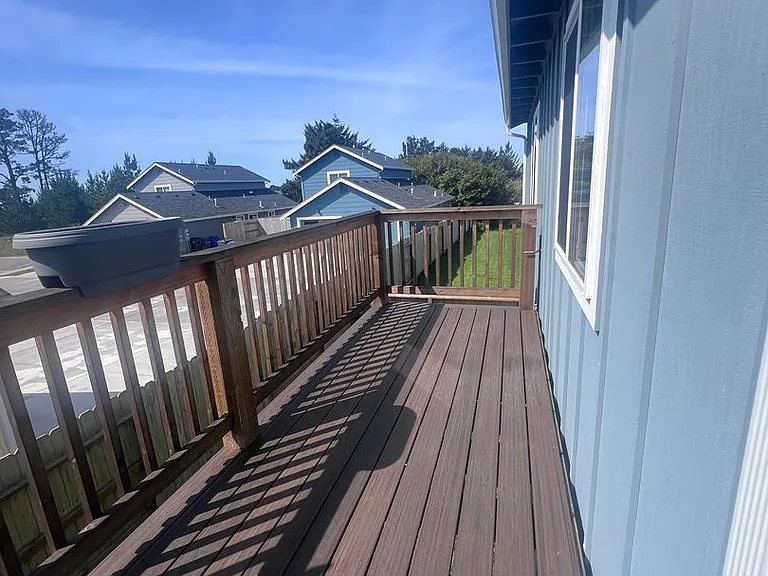 1809 Caroline Ave — Photo 19