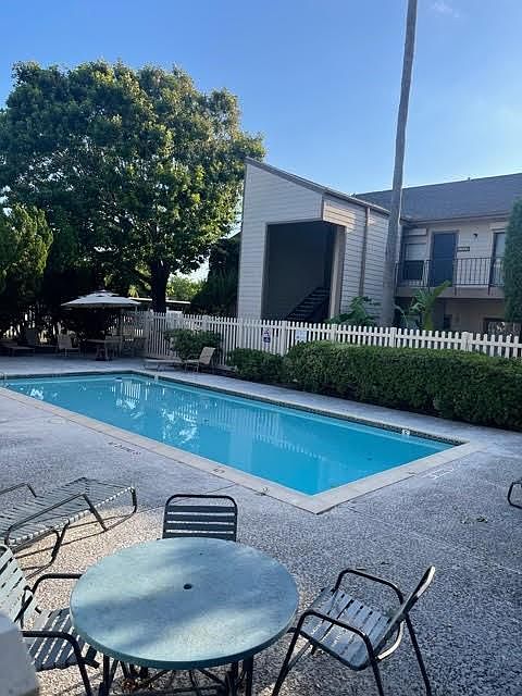 1st image of 7041 N Holiday Dr