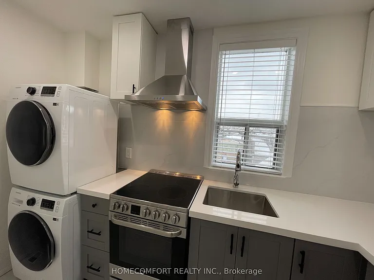 33 Strathmore Blvd #UPPER — Photo 7