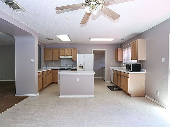 5th image of 15910 Colton Wl