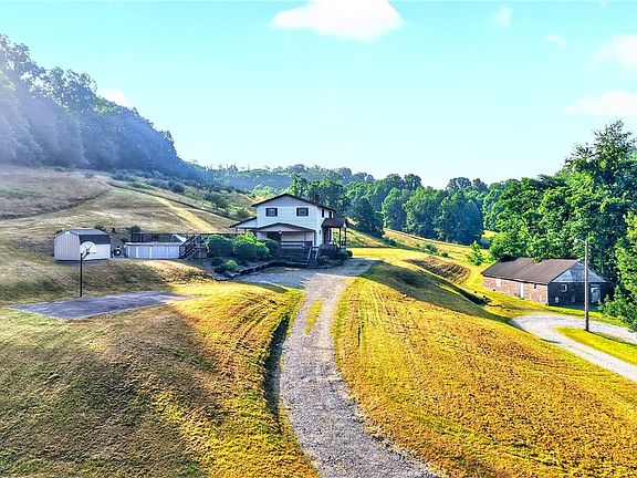 3rd image of 218 Blosser Hill Rd