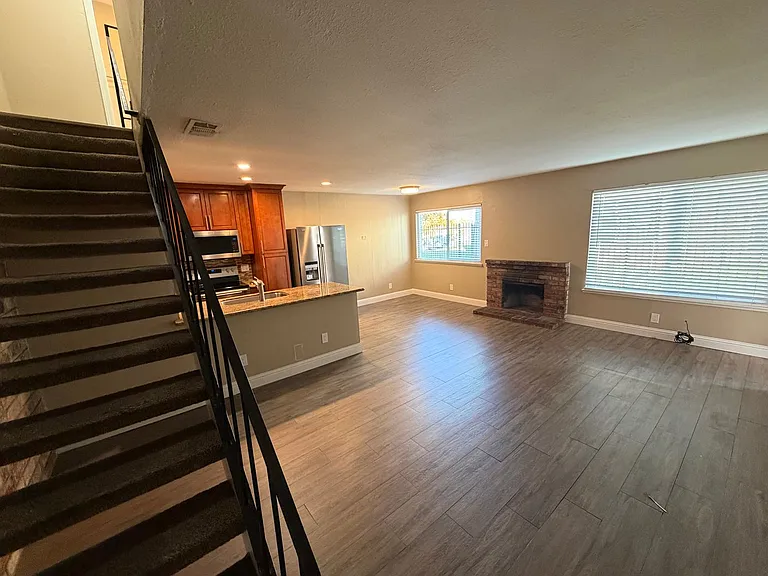 5619 42nd Street — Photo 7