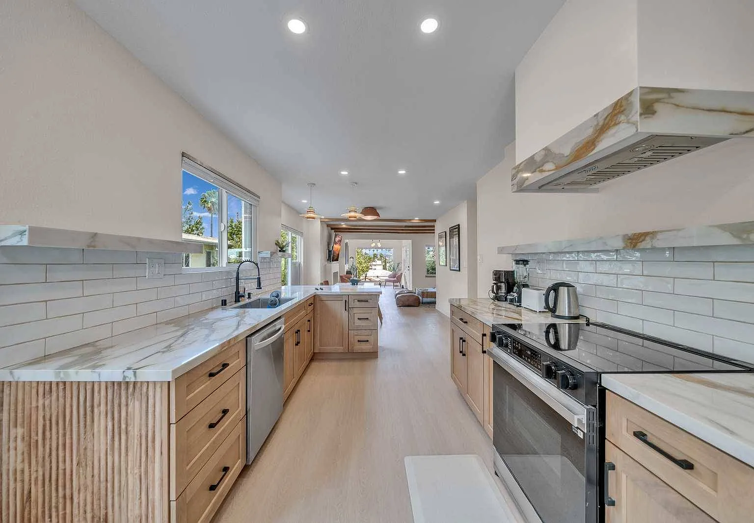 3 bed, 1520 sqft, $9,000 — Photo 3