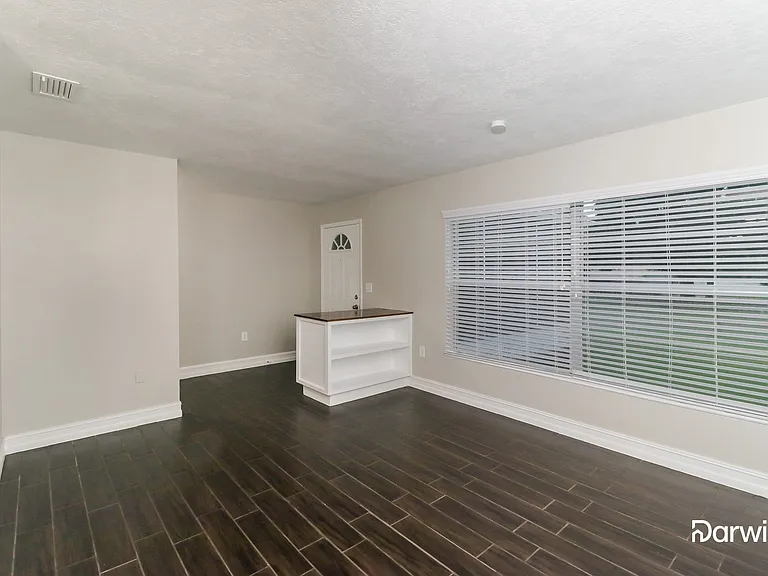 11183 Linden Dr — Photo 5