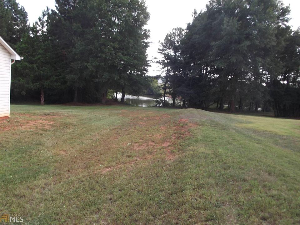 2nd image of 320 McGiboney Pl
