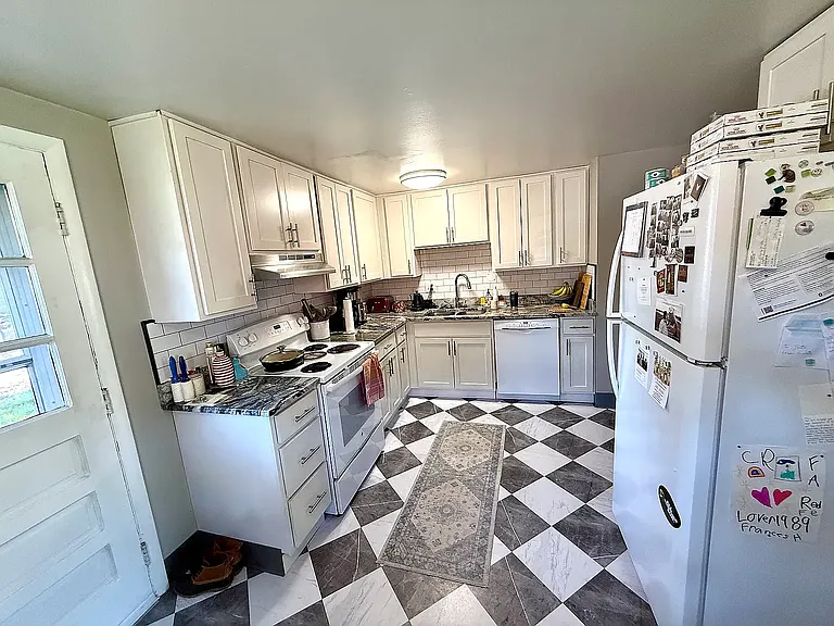 928 Woodhill Dr — Photo 3