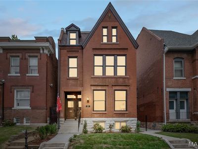 2745 Armand Pl, Saint Louis, MO, 63104