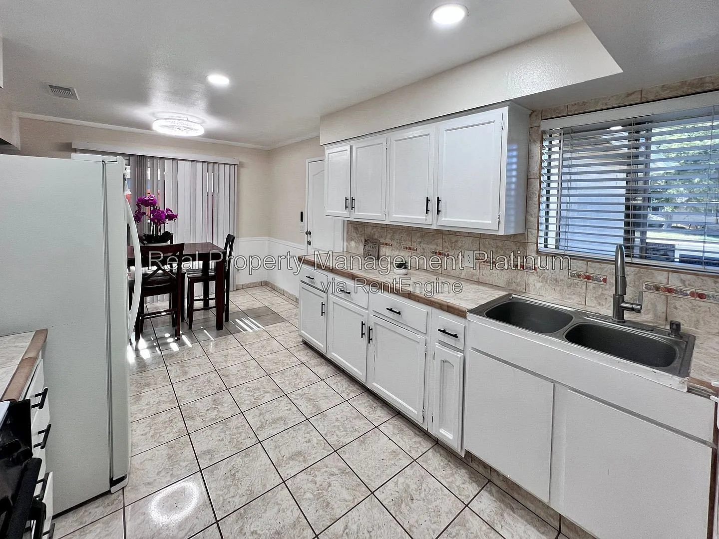 3 bed, 2.0 bath, 1155 sqft, $2,295 — Photo 4
