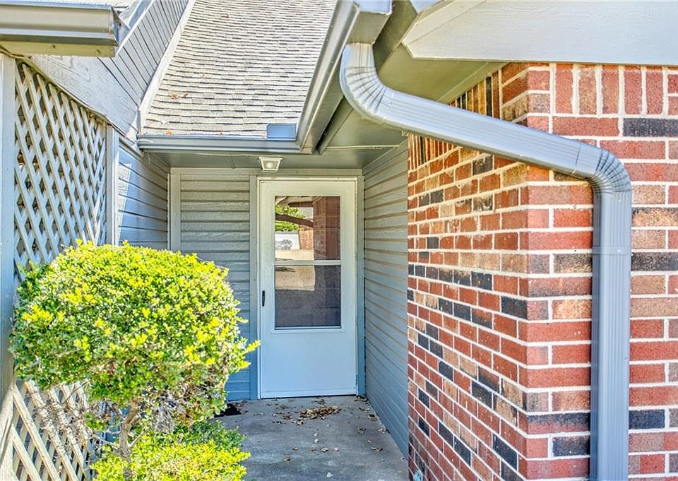 1st image of 2920 NW Village Cir