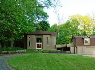 1391 Boston Mills Rd W, Peninsula, OH 44264