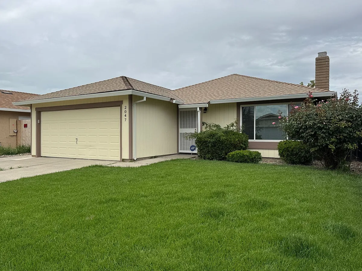 Building Photo - 2047 Deauville Dr