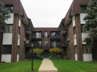 4942 Douglas Rd APT 105, Downers Grove, IL 60515