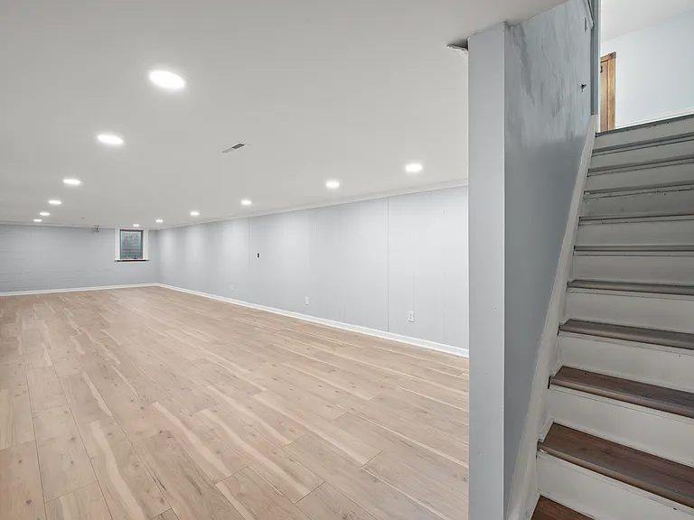 1597 Edward Dr — Photo 15