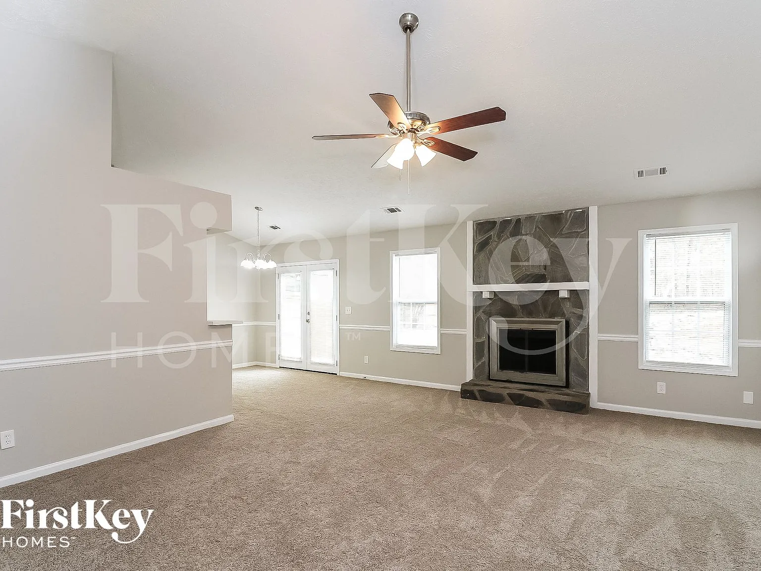 4 bed, 2.0 bath, 1816 sqft, $2,605 — Photo 3