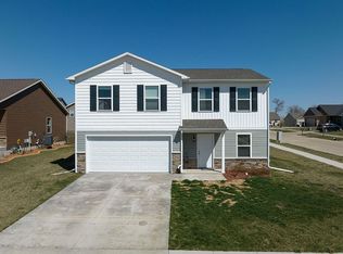 5306 Mayfair St SW, Cedar Rapids, IA 52404