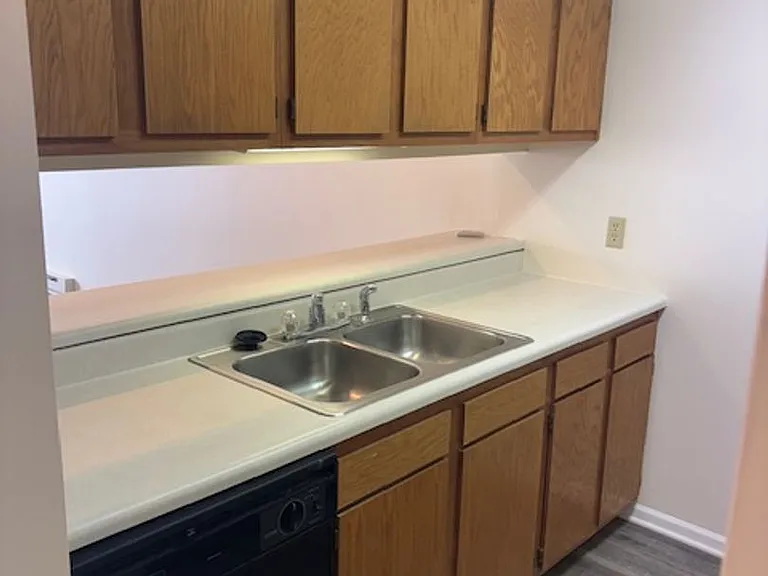 709 Woodlynn Dr — Photo 10
