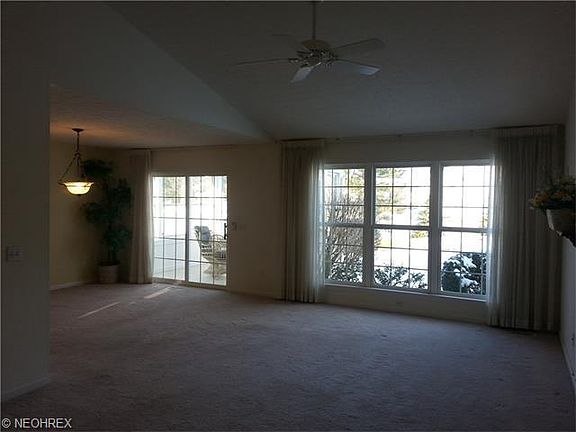5th image of 380 Clearbrook Dr
