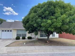 100 Amelia Ct, Kerrville, TX 78028