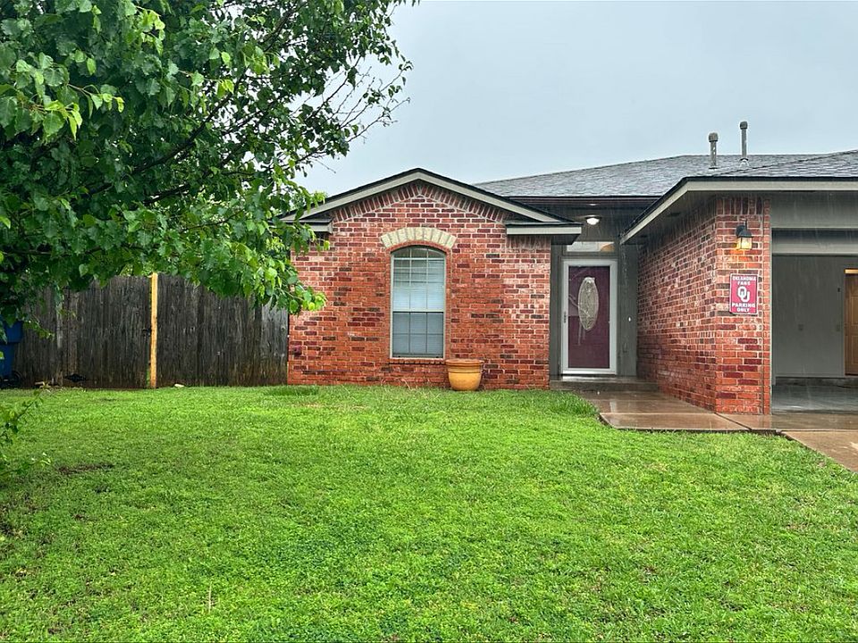 1st image of 2612 Silvertree Dr #2612