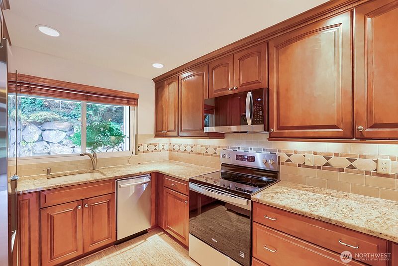 4th image of 1723 NE 179th St #2