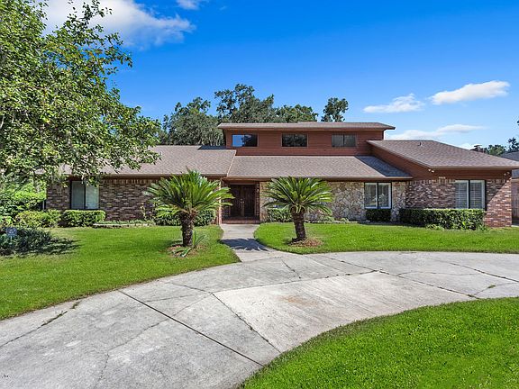 4th image of 2545 Spreading Oaks Ln