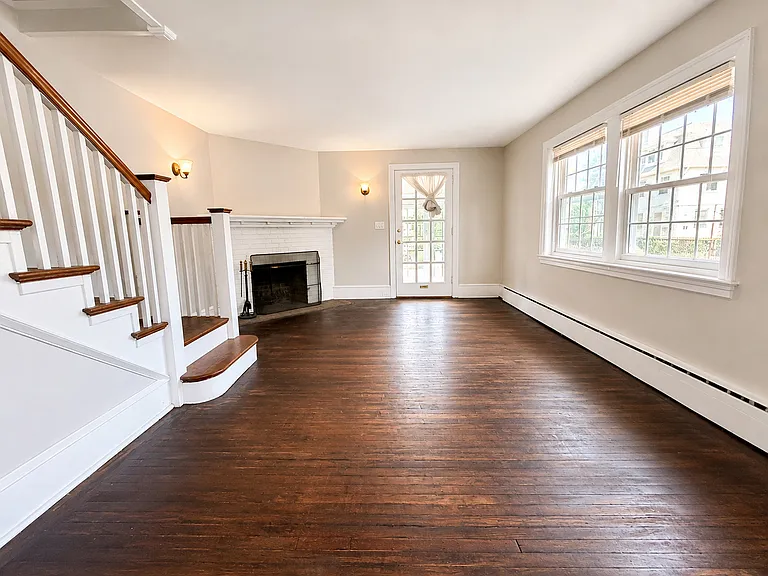 24 Chestnut Ave — Photo 2