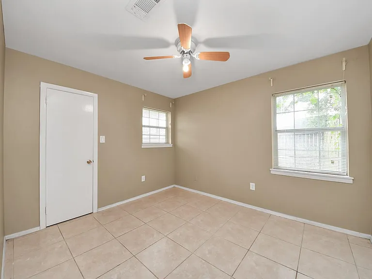 811 Hillcrest Dr — Photo 20
