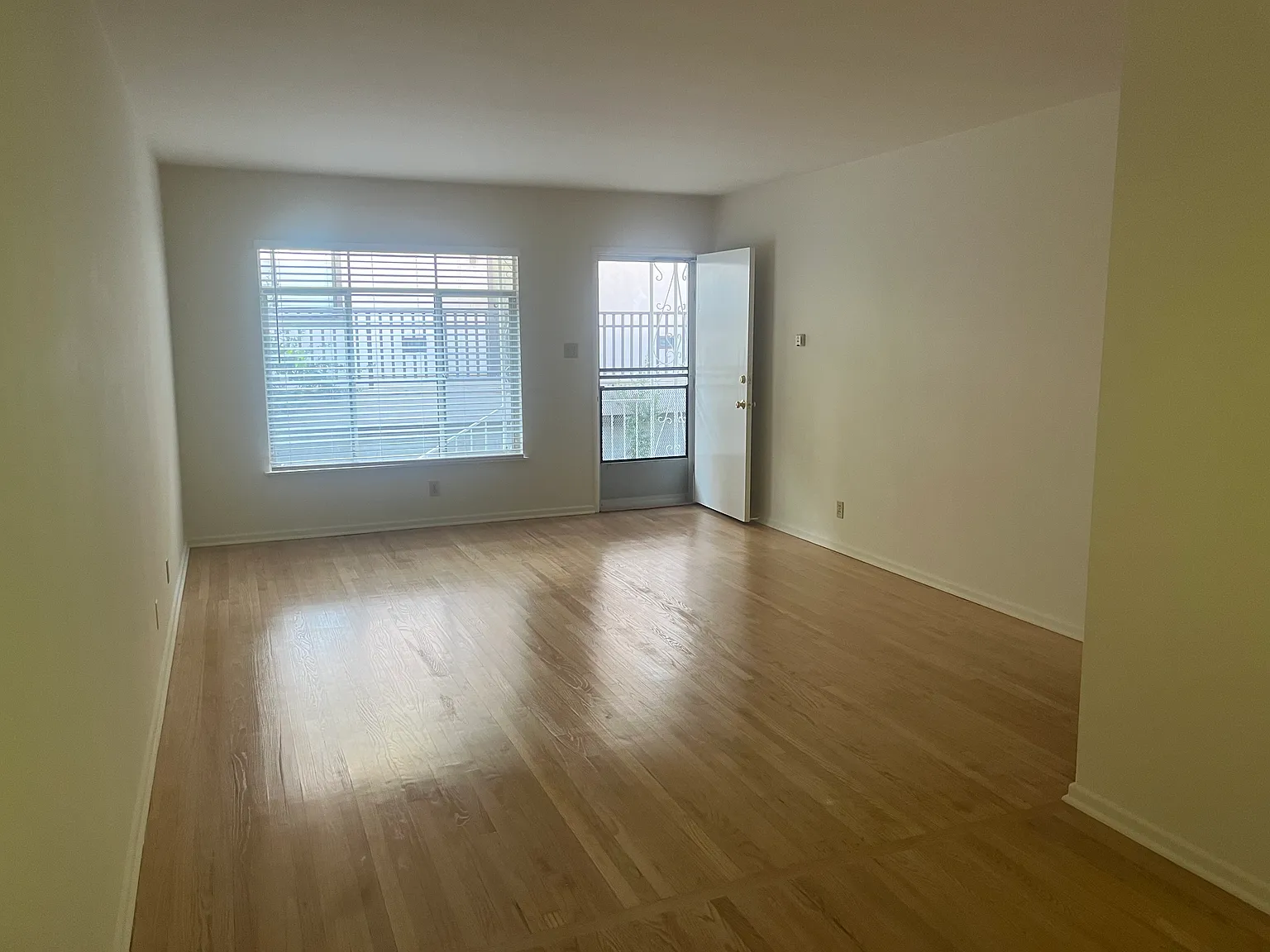 1 bed, 750 sqft, $2,145 — Photo 3