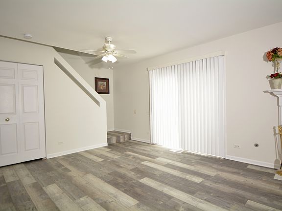 3rd image of 420 Monmouth Ct