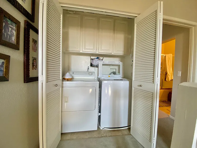 1357 Abbey Ln — Photo 21