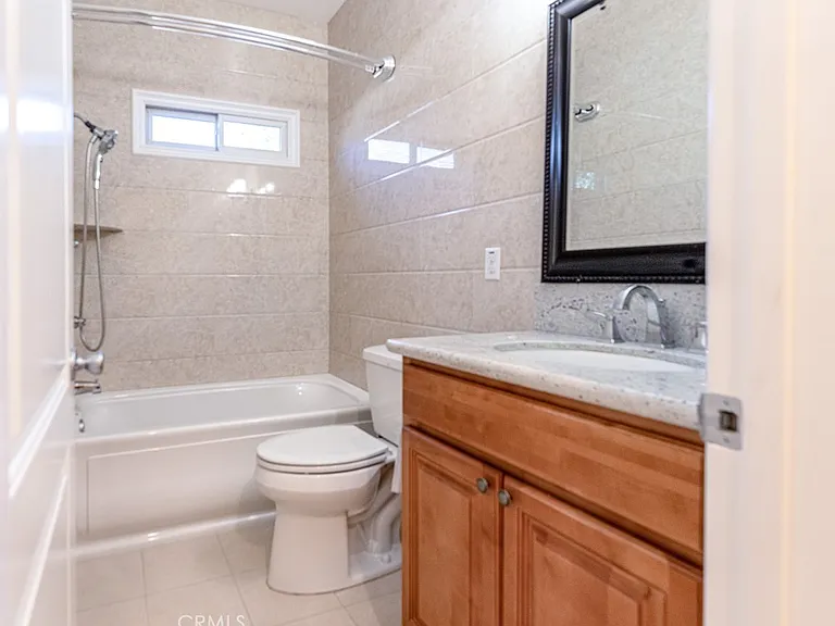 1120 Columbia Rd — Photo 9