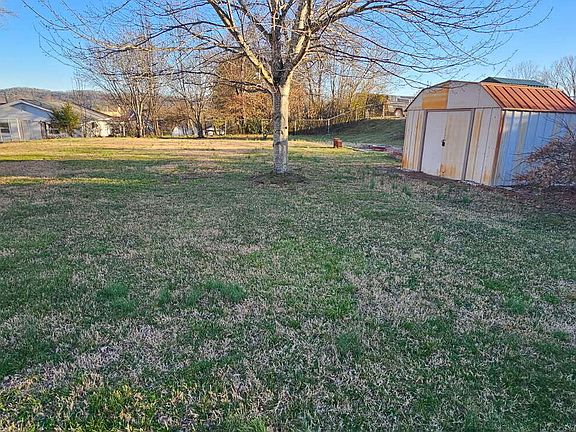 3rd image of 7933 Ewing Rd