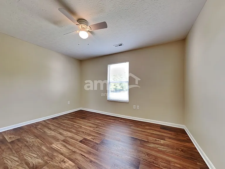 320 Hennepin Dr — Photo 14