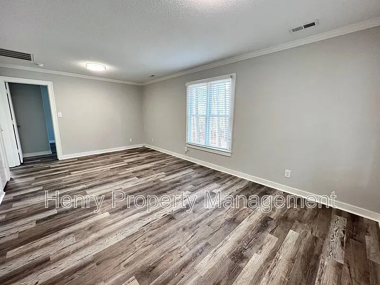 150 Carmichael Ct — Photo 4
