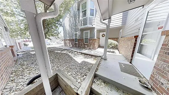 Building Photo - 2119 Troy Ct