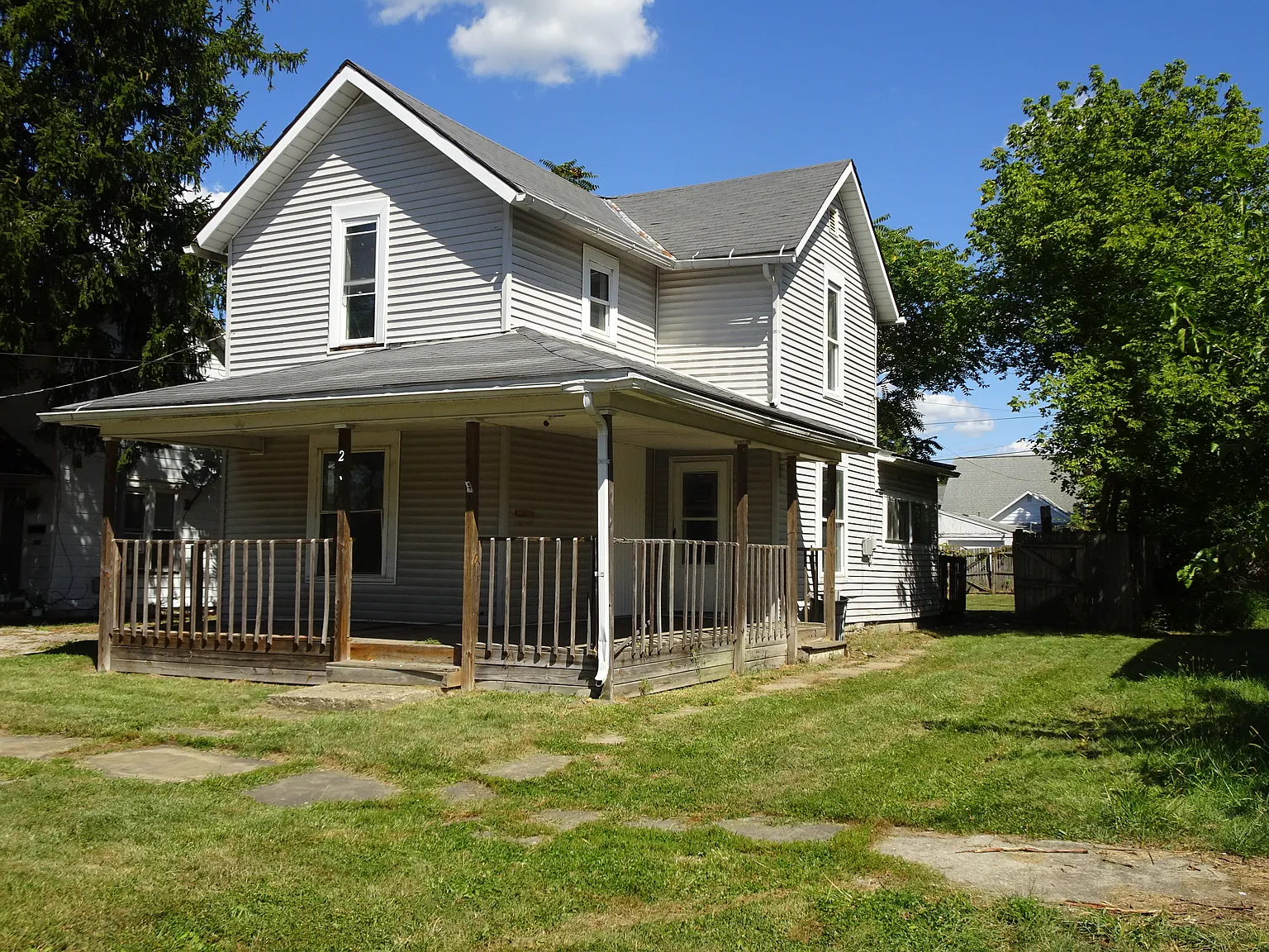 236 N Grand Ave photo 1