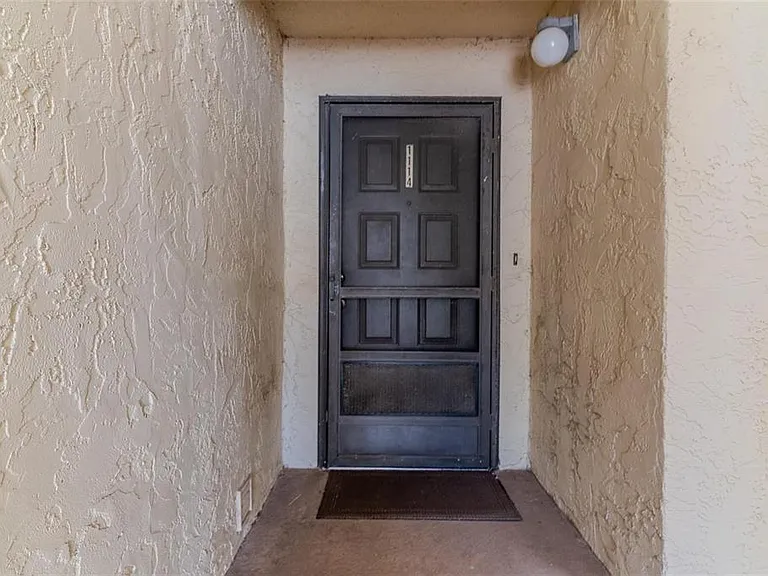 700 Starkey Rd #1114 — Photo 4