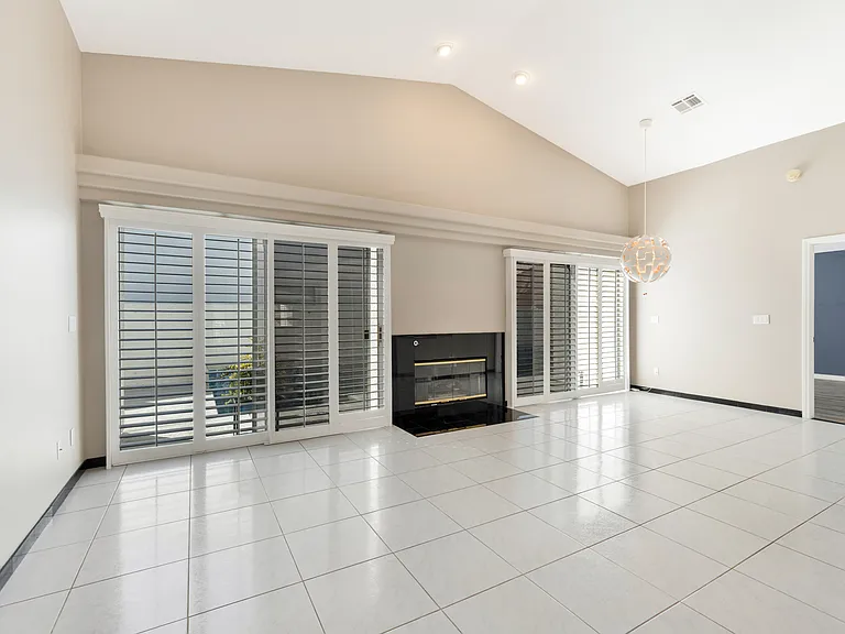 5049 Forest Oaks Dr — Photo 15