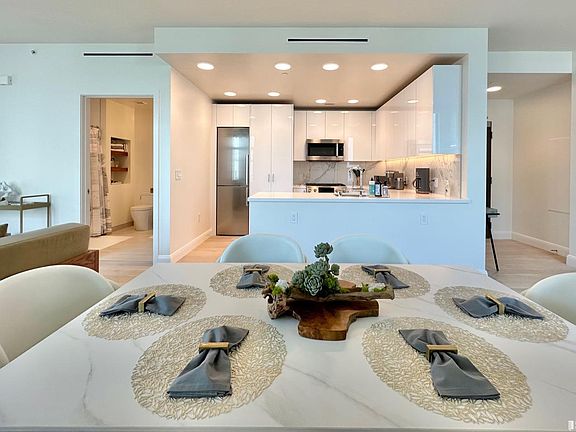 5th image of 588 Minna St #302