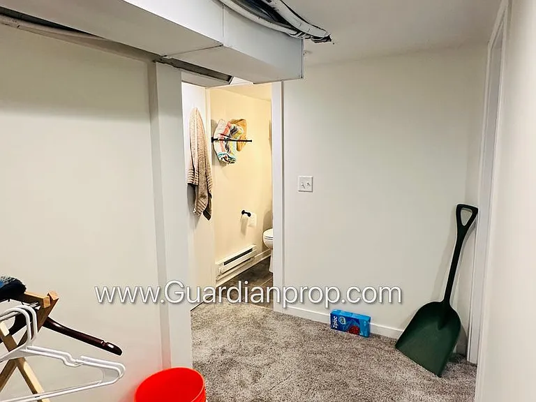 2700 Quentin Ave — Photo 17