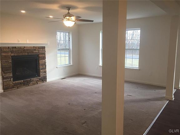 4th image of 852 Graystone Cir #109