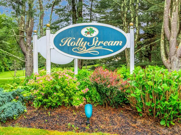 804 Holly Stream Court, Brewster, NY 10509