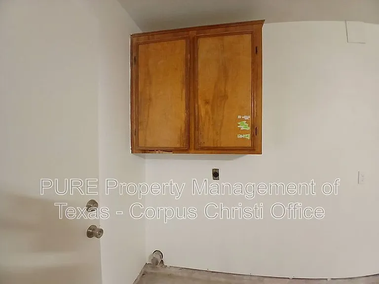 2725 Allencrest Dr — Photo 33
