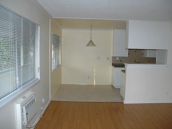 4th image of 460 Vista Ave APT D