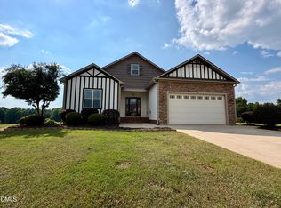 25 Rocky Creek Ln, Benson, NC 27504
