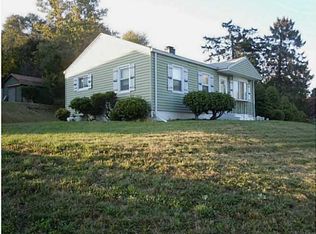 18 Prospect Hill Dr, East Windsor, CT 06088