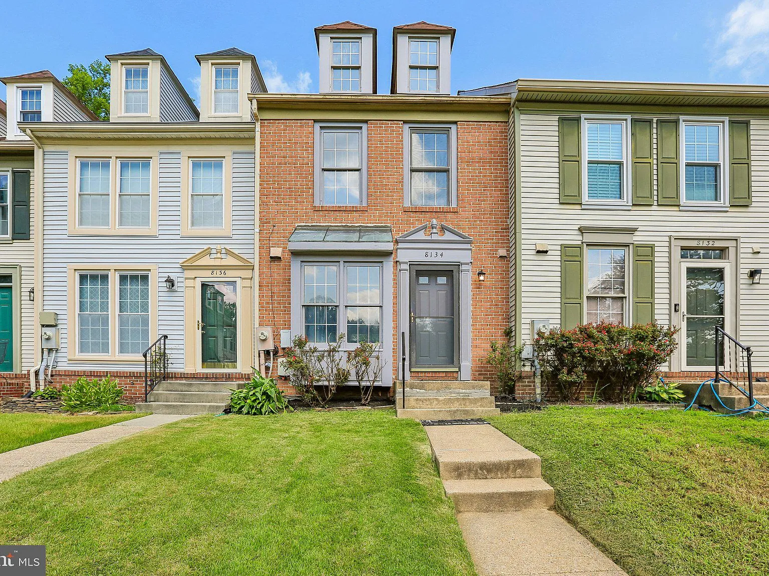 2 bed, 3.0 bath, 1306 sqft, $2,700 — Photo 1